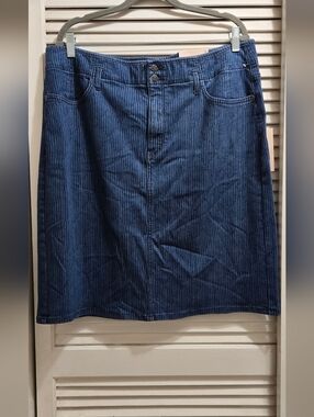 NYDJ Denim Skirt NWT Size 18 High Rise Lift Tuck Indigo Pinstripe
